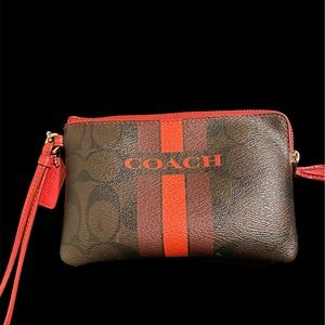 Couch wristlet